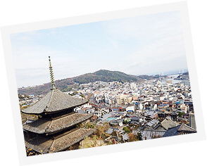 五重塔と街並み