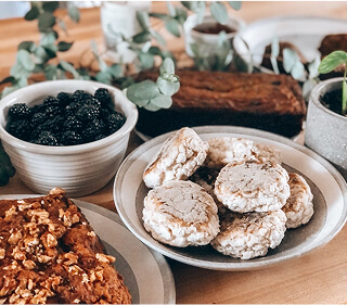 お皿の上に乗ったスイーツ